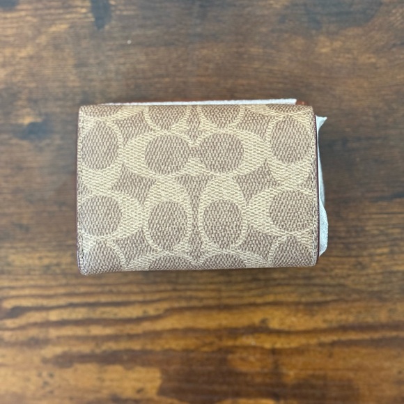 NWT Coach Essential Mini Trifold Wallet in Signature Canvas - Picture 7 of 11